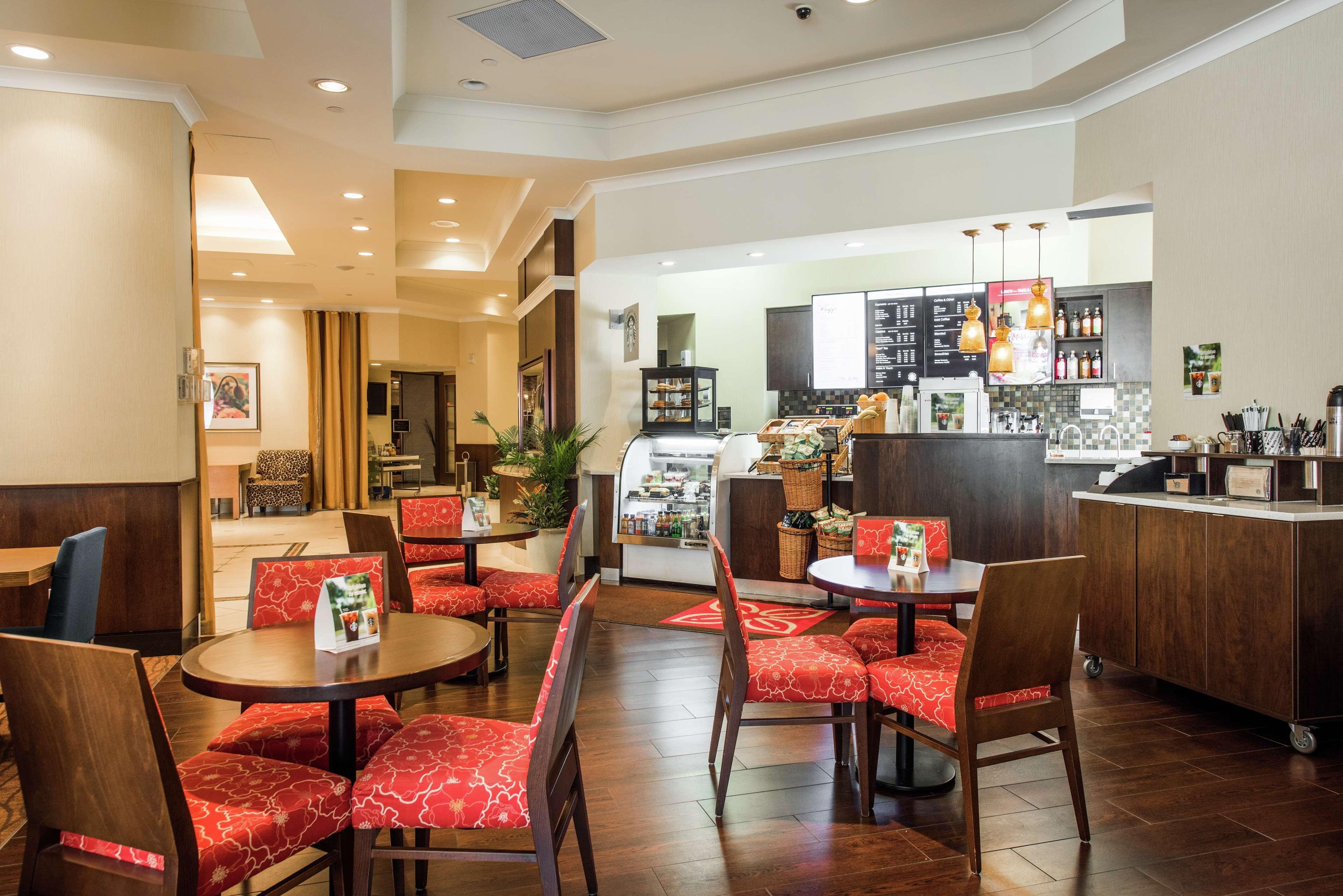 Hilton Garden Inn Saskatoon Downtown Exterior photo