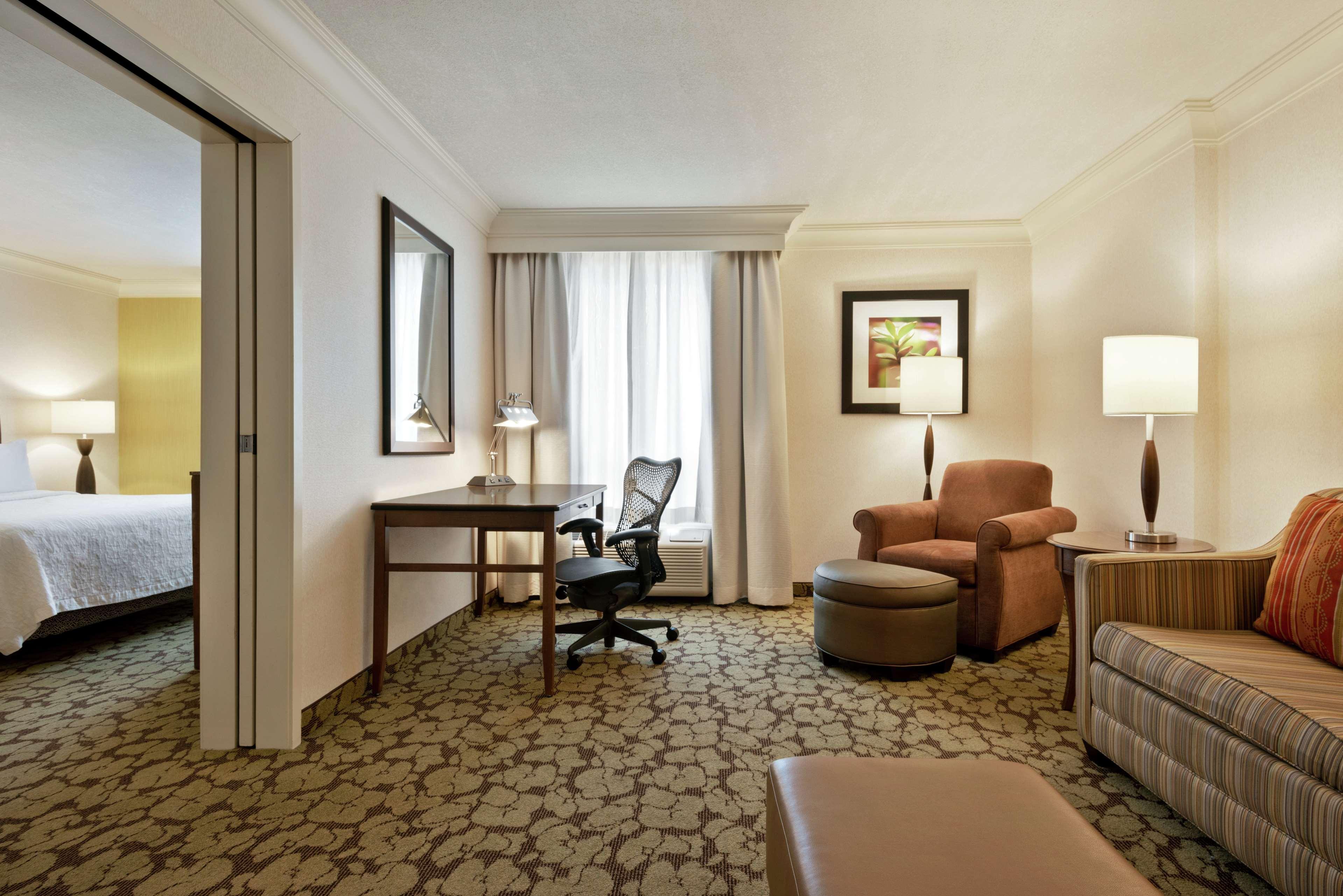 Hilton Garden Inn Saskatoon Downtown Exterior photo