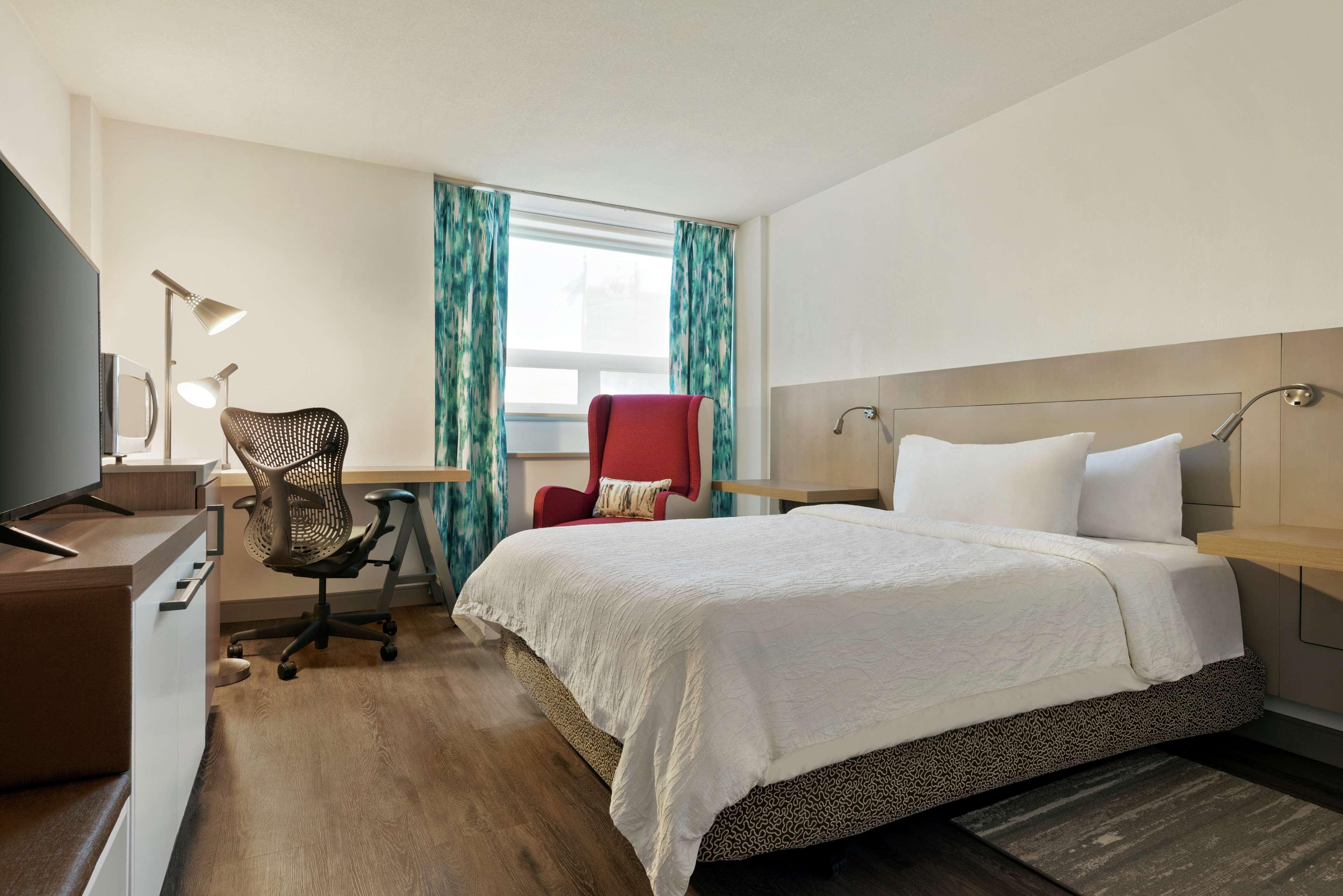 Hilton Garden Inn Saskatoon Downtown Exterior photo