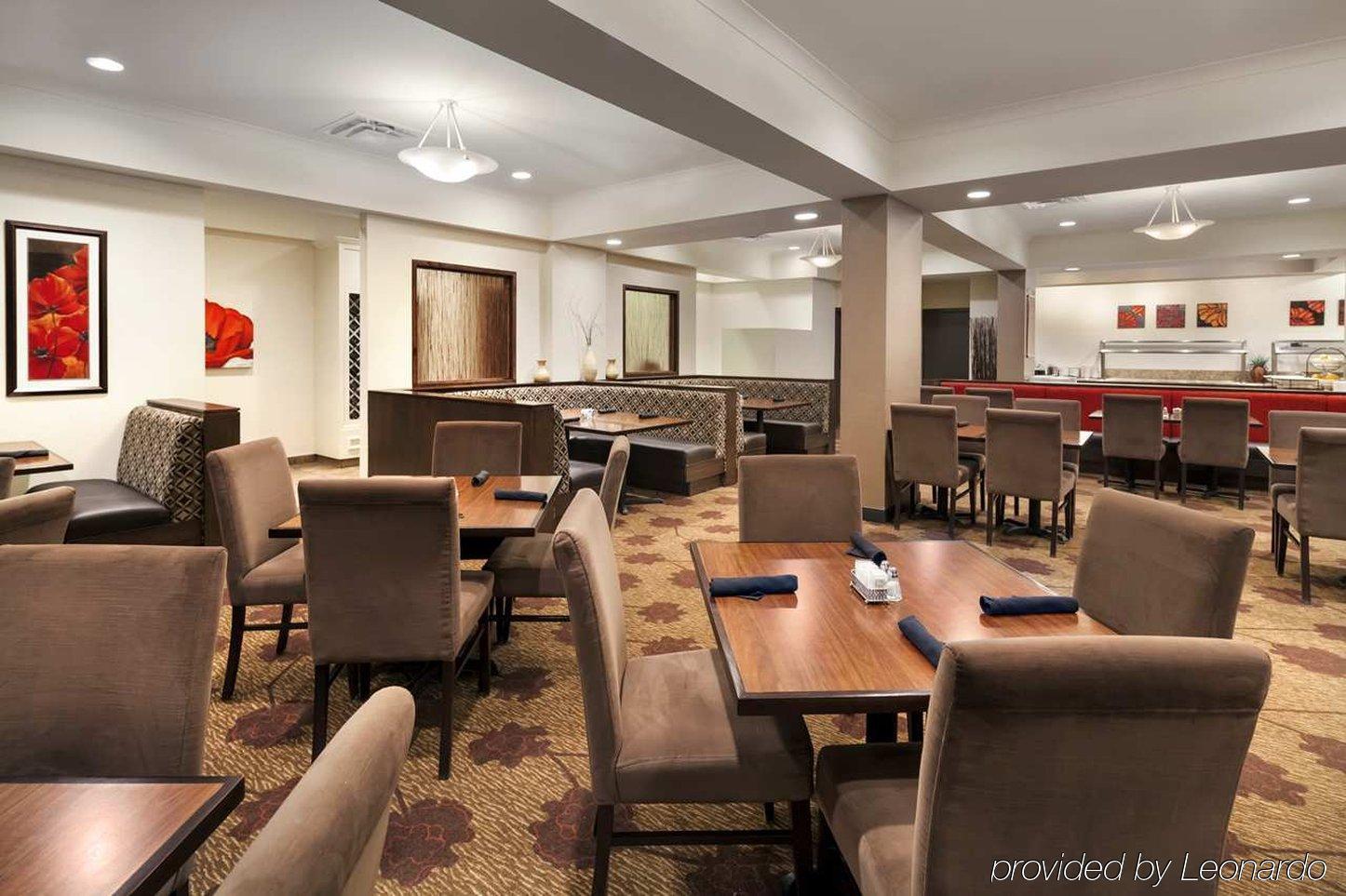 Hilton Garden Inn Saskatoon Downtown Exterior photo